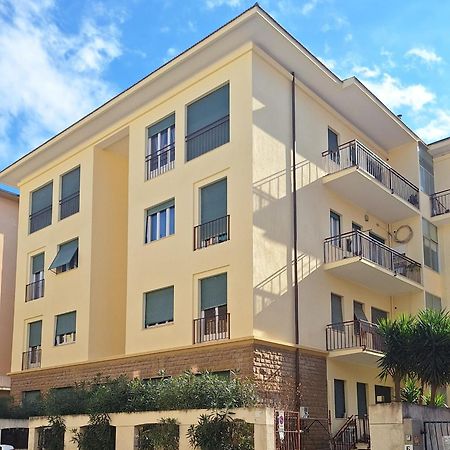 Faby & Fra Apartments 리보르노 외부 사진